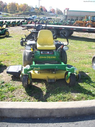  John Deere Z445