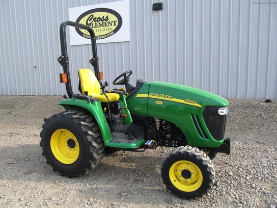 2011 John Deere 3520