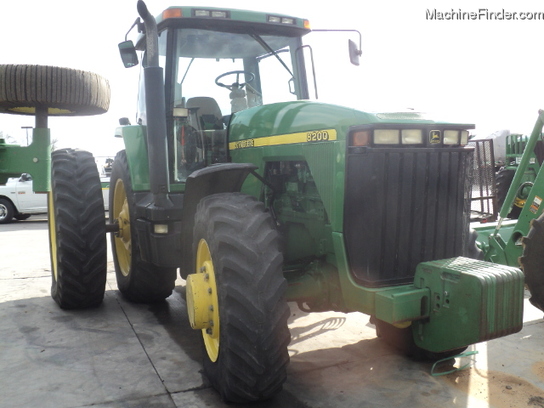 1997 John Deere 8200