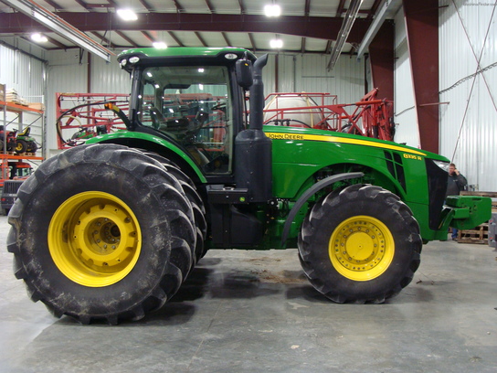 2011 John Deere 8335R