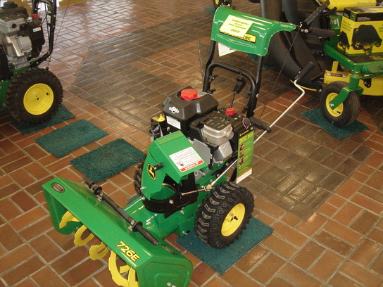 2011 John Deere 726E Snow Blower
