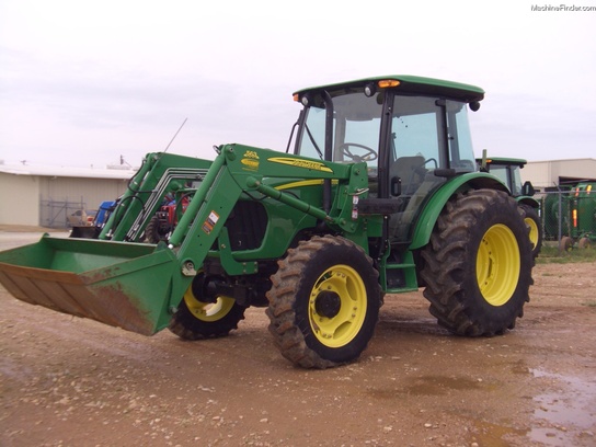 2009 John Deere 5093E & 563