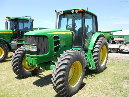  John Deere 7130