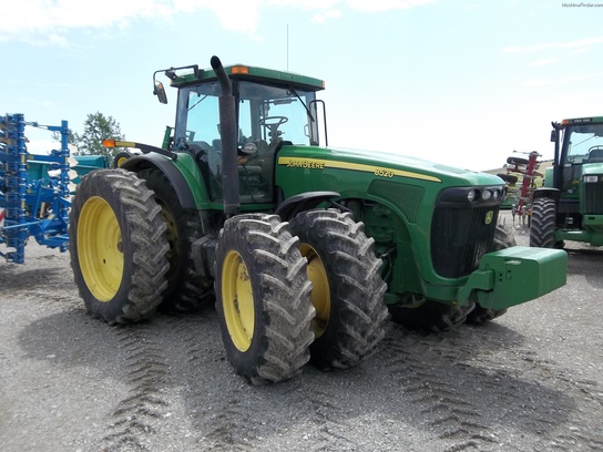 2001 John Deere 8520