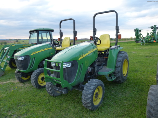 2005 John Deere 3520
