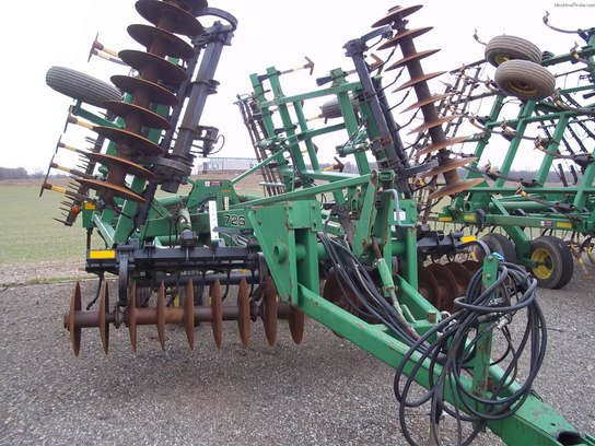 1998 John Deere 726