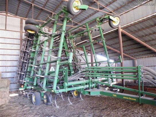 2010 John Deere 730