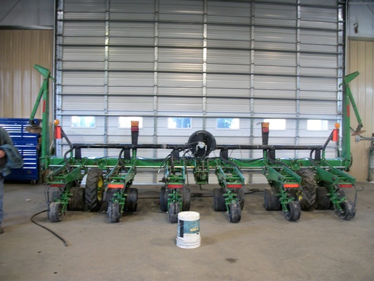 2007 John Deere 1700
