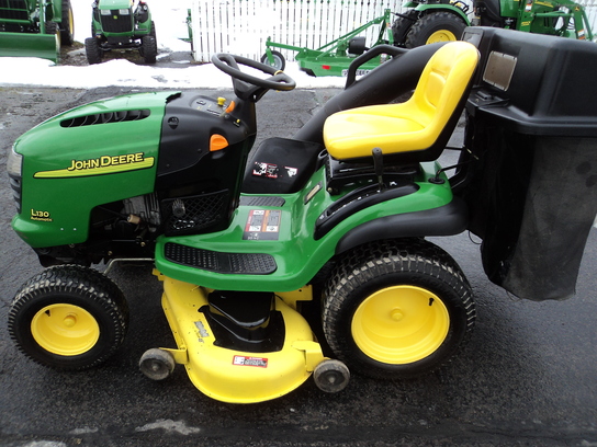 2004 John Deere L130