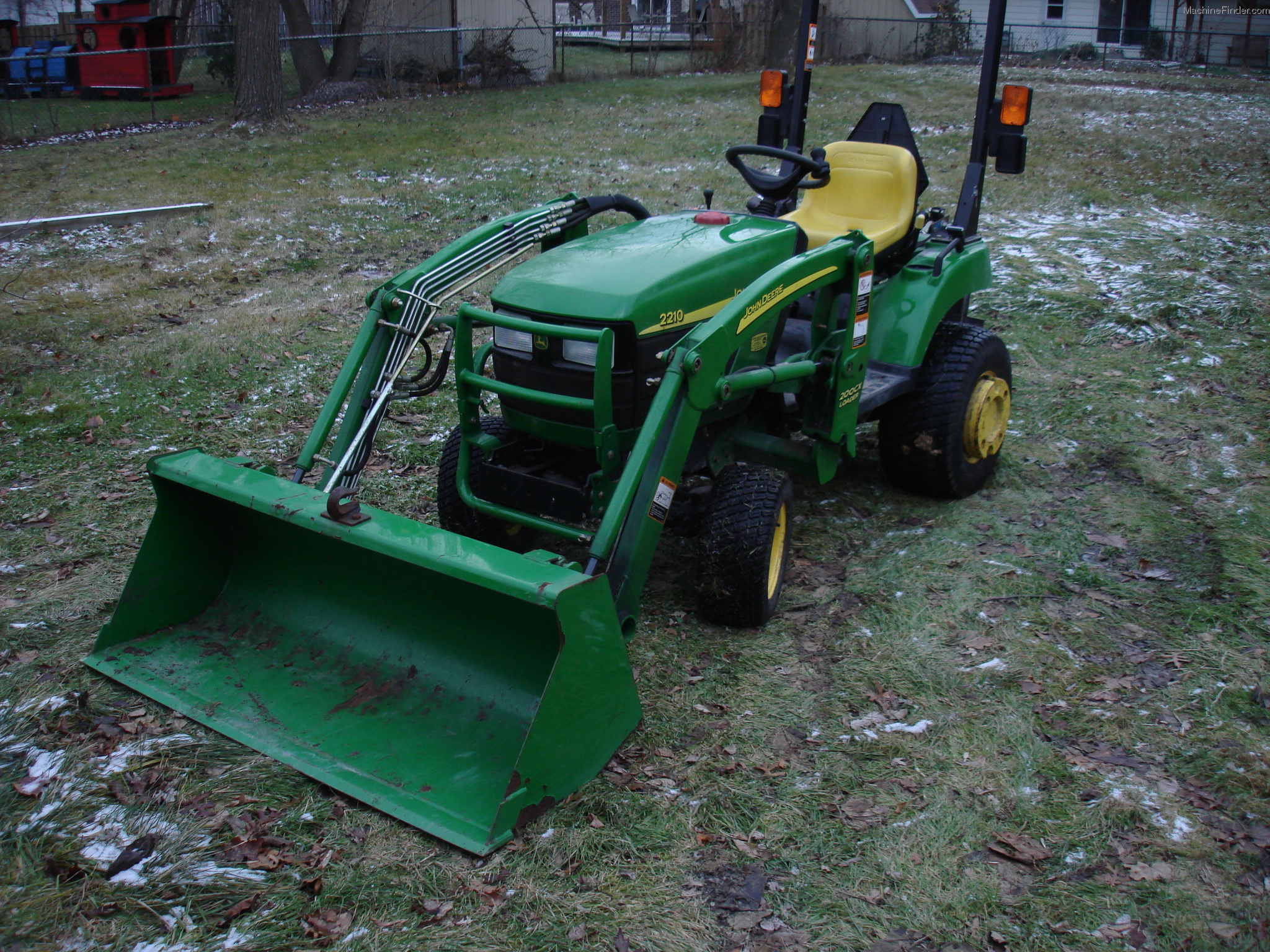 2005 John Deere 2210 Tractors Compact (140hp.) John Deere