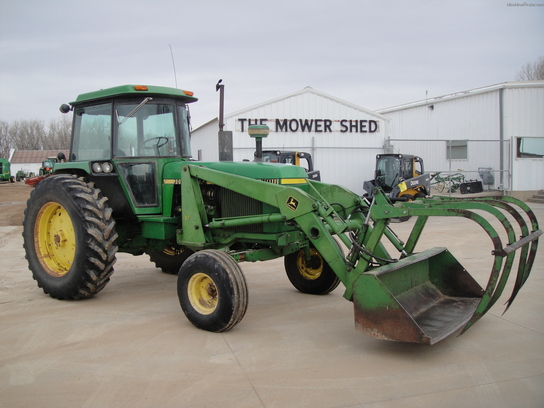 1982 John Deere 4040