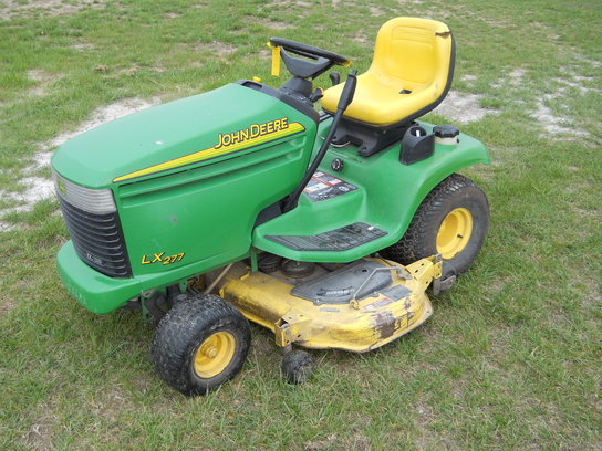 2003 John Deere LX 277