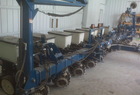 2008 Kinze 3200