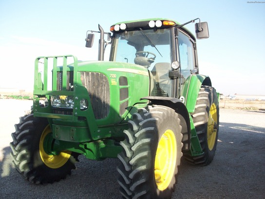 2012 John Deere 7130