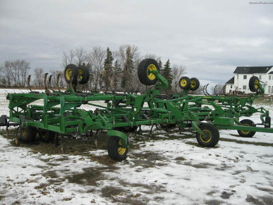 2009 John Deere 2410