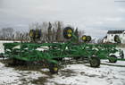 2009 John Deere 2410