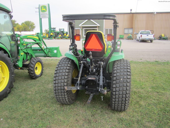 2011 John Deere 3320