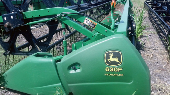  John Deere 630F
