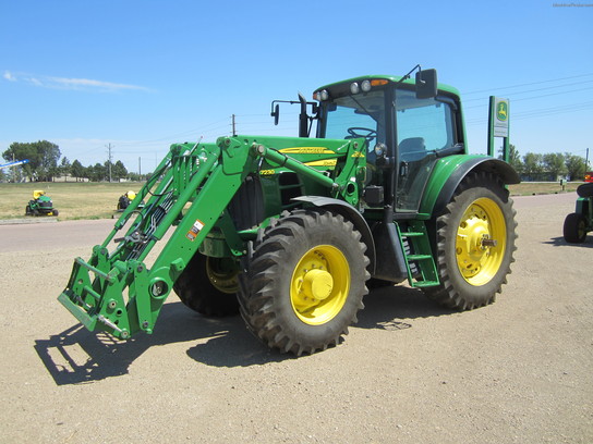 2011 John Deere 7230 PREMIUM