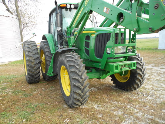 2009 John Deere 7330