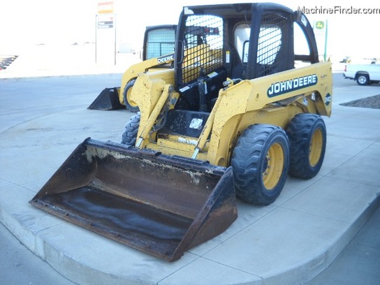 2000 John Deere 240