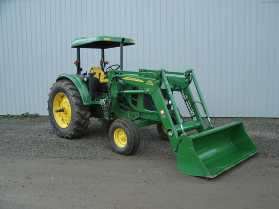 2011 John Deere 6430