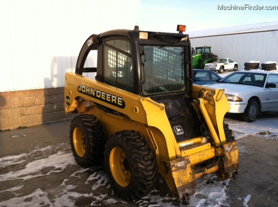 2001 John Deere 240