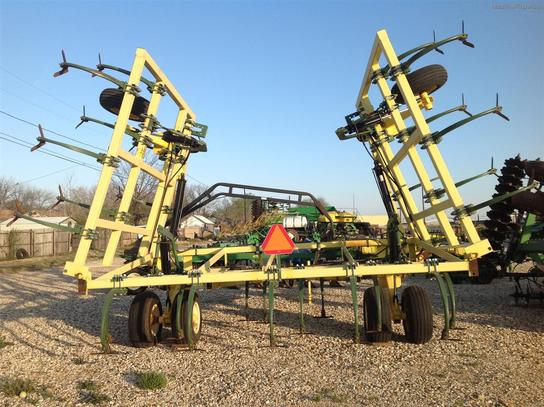 2010 Roll-A-Cone 32 FT CHISEL PLOW
