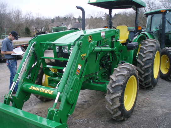 2012 John Deere 5085M