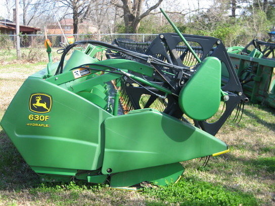 2006 John Deere 630F