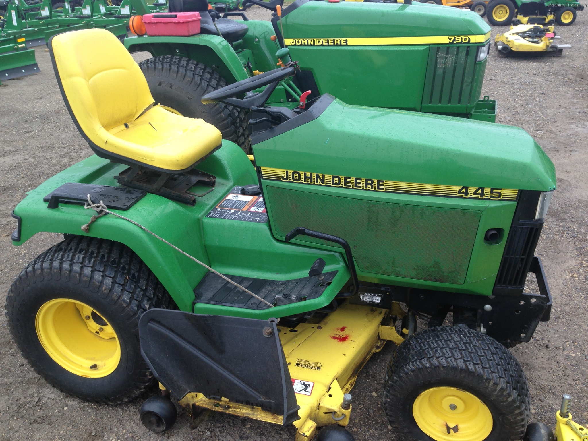 1998 John Deere 445 Lawn & Garden and Commercial Mowing John Deere
