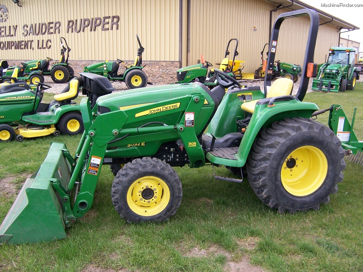2009 John Deere 3032E Tractors Compact (140hp.) John Deere