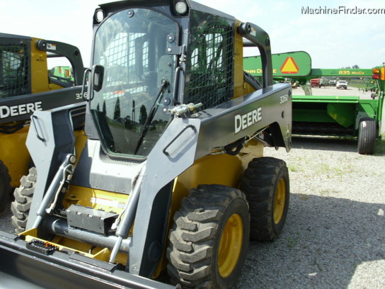 2011 John Deere 326D