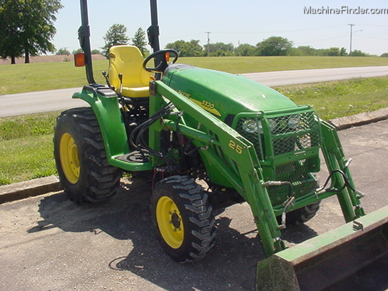 2008 John Deere 3320
