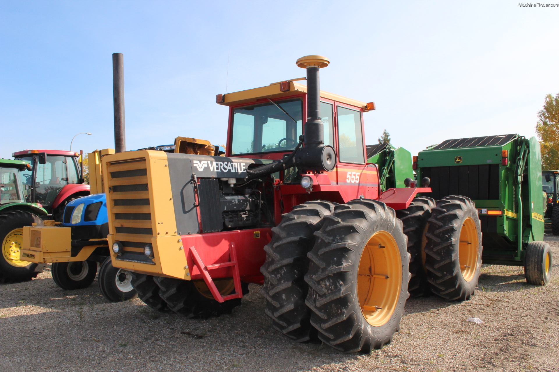 1983 Versatile 555 Tractors Articulated 4WD John Deere MachineFinder