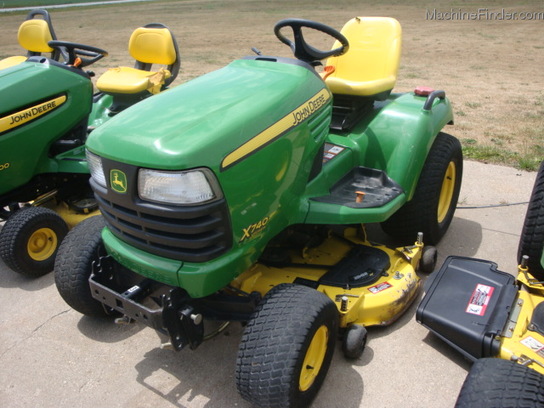 2008 John Deere x740