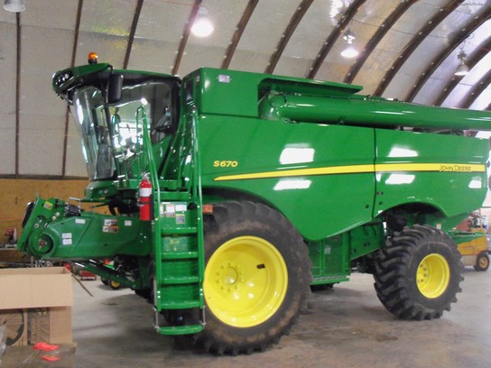 2012 John Deere S670