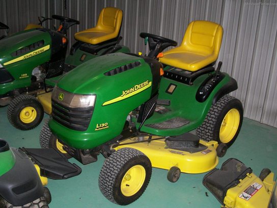 2004 John Deere L130