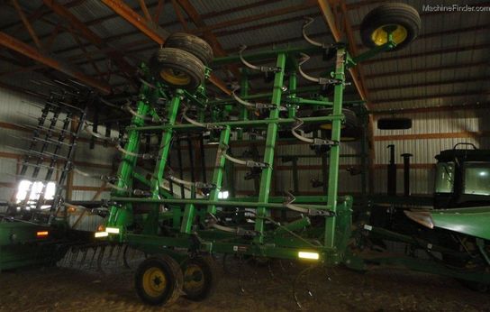 2009 John Deere 2210
