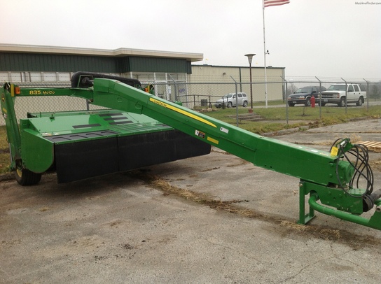 2008 John Deere 835