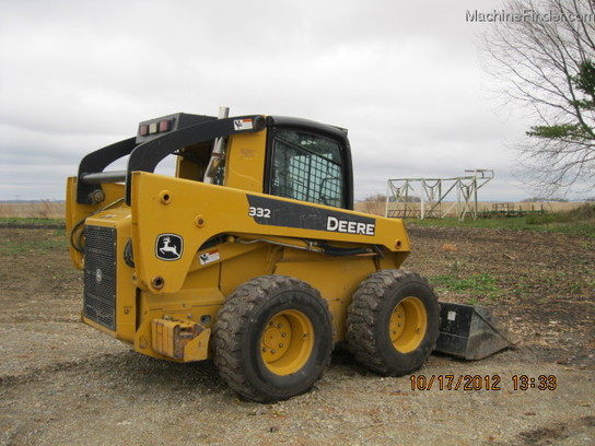 2006 John Deere 332