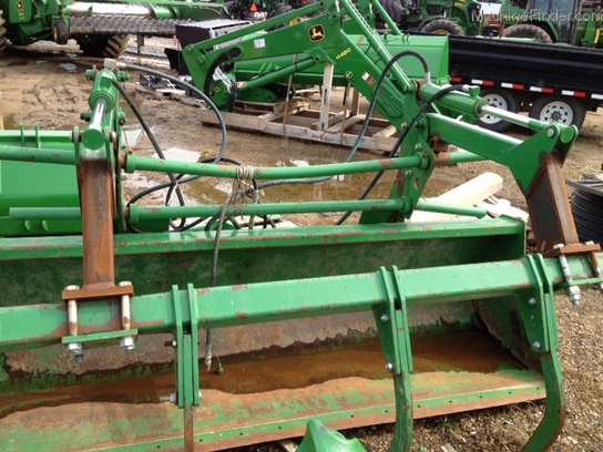  John Deere Bucket & Grapple