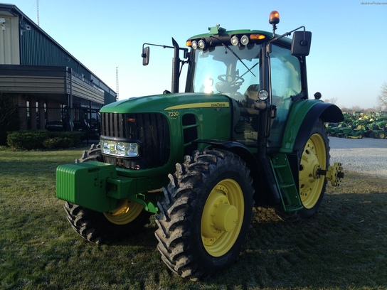 2011 John Deere 7330