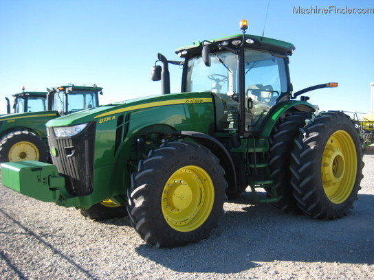 2011 John Deere 8235R