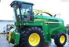 2005 John Deere 7400