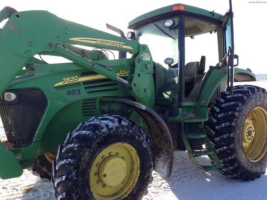 2005 John Deere 7820