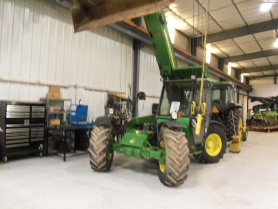2001 John Deere 3400