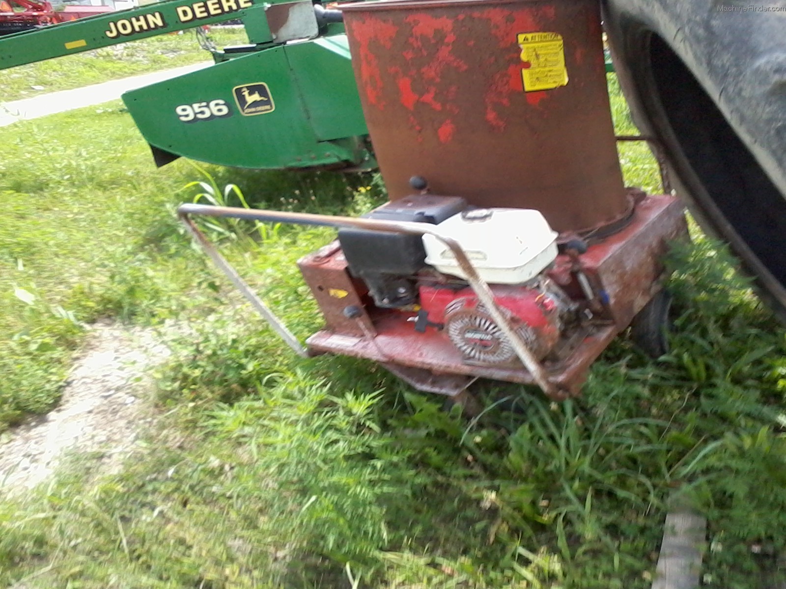 2002 Agrimetal 11 HP BEDDING CHOPPER Miscellaneous John Deere