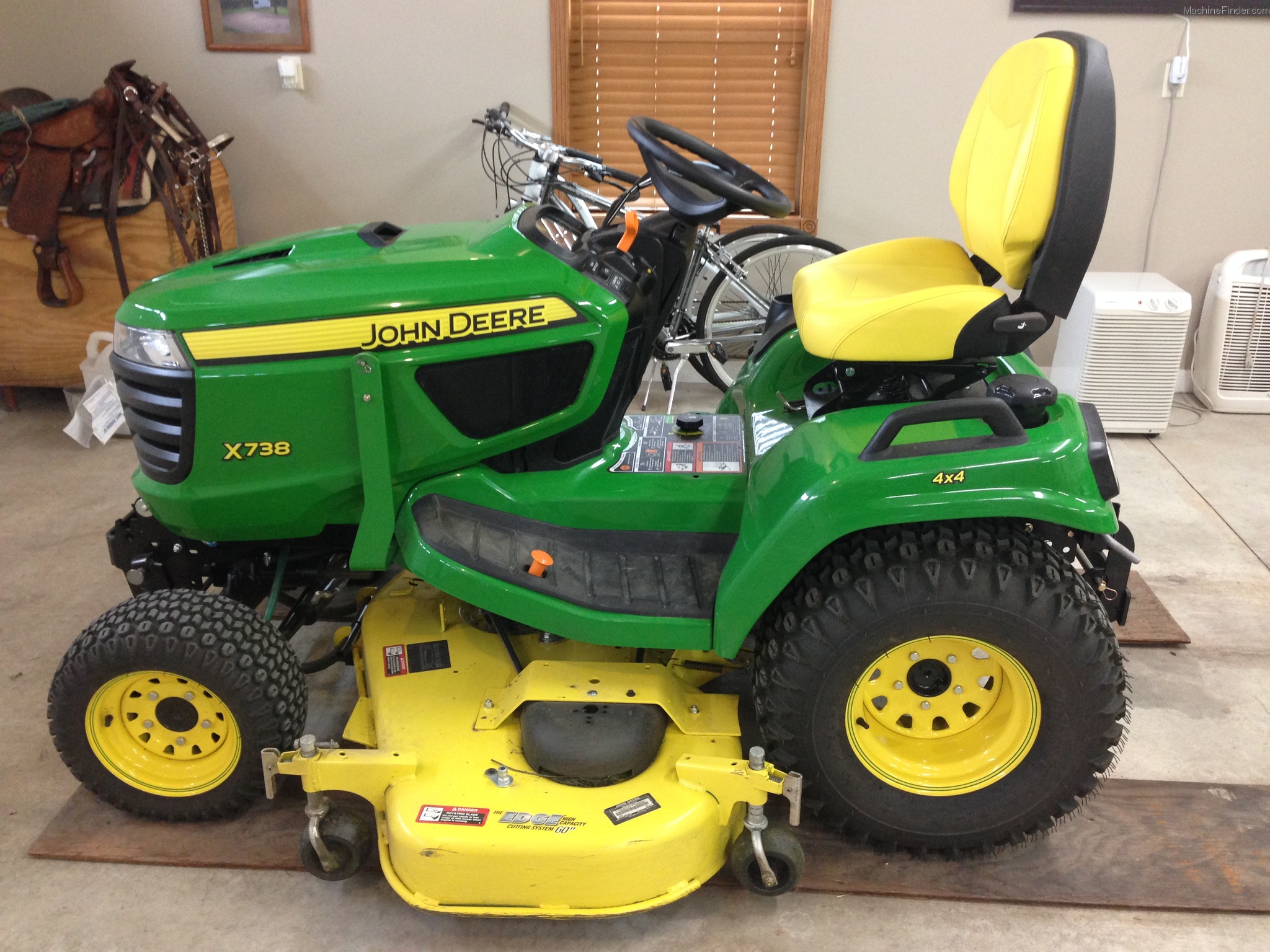 2014 John Deere X738 Lawn & Garden and Commercial Mowing John Deere