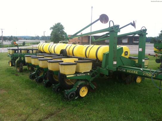 1992 John Deere 7200